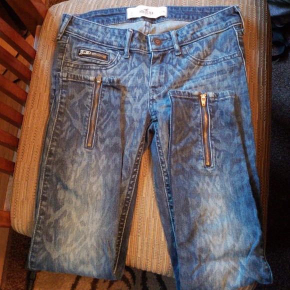 Hollister Jeans - Picture 3 of 3
